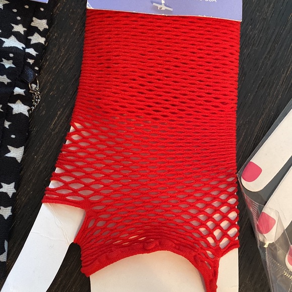 Gloves - Picture 6 of 12